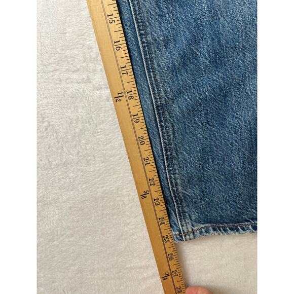 VINCE Tomboy Medium Wash Jeans size 28 Straight Leg  Model Off Duty Classic 90s - Picture 8 of 9